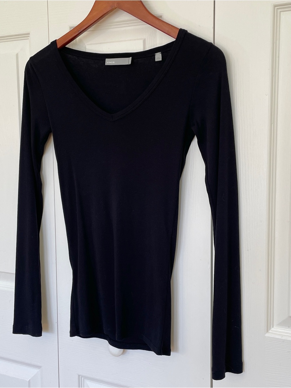 Vince Women's Black Pima Cotton Long-sleeve V-Neck Tee - Picture 2 of 6